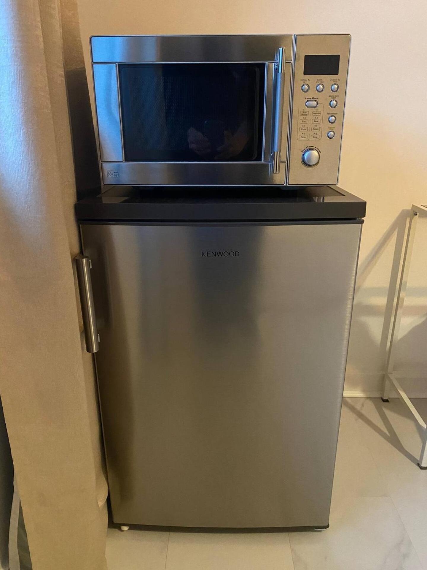 Xl Bright Room+parking+fridge+micro - 20min Bridge - 3 Min Walk To Train/bus Station * Londra