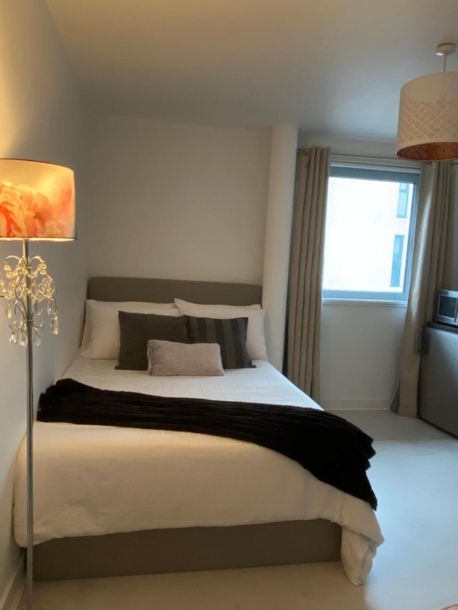 Alloggio in famiglia Xl Bright Room+parking+fridge+micro - 20min Bridge - 3 Min Walk To Train/bus Station *