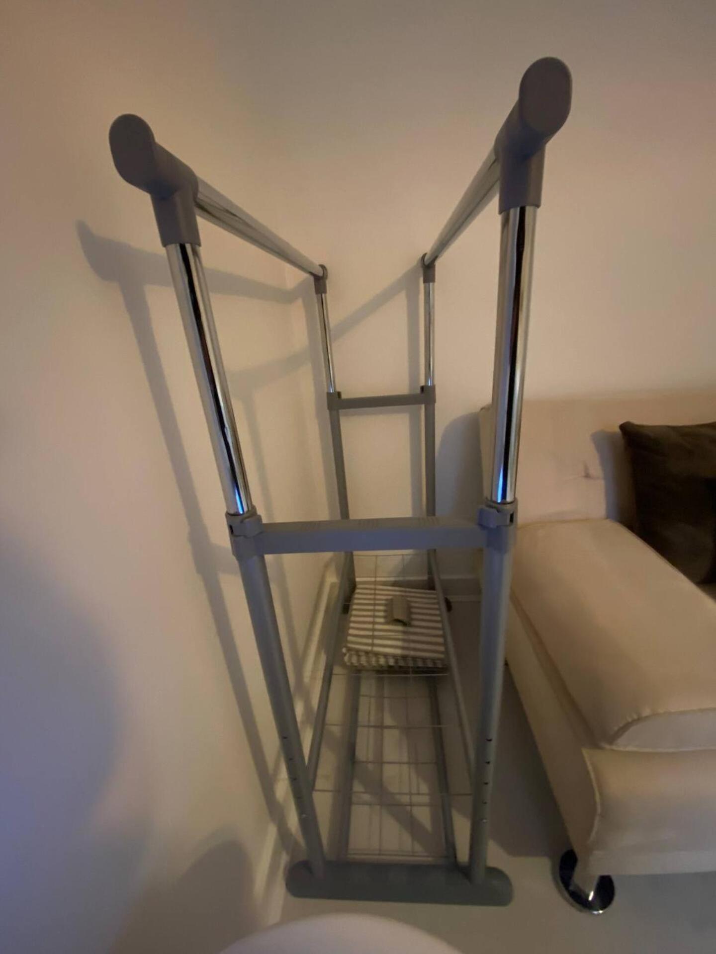 Xl Bright Room+parking+fridge+micro - 20min Bridge - 3 Min Walk To Train/bus Station Gazde/Camere de închiriat